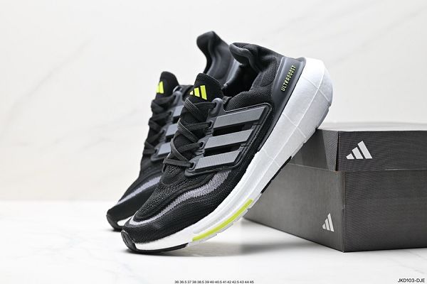 Adidas ULTRABOOST LIGHT 2024新款男女鞋 輕彈系列低幫襪套式針織透氣緩震休閒運動慢跑鞋