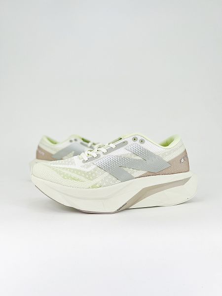 Stone Island x New Balance FuelCell 2024男女生輕量跑鞋