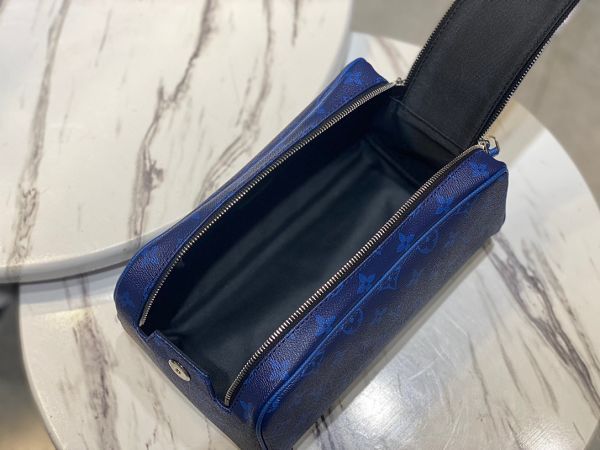 lv包包 路易威登2022新款手拿包 DSM30849藍色盥洗包拉鏈袋