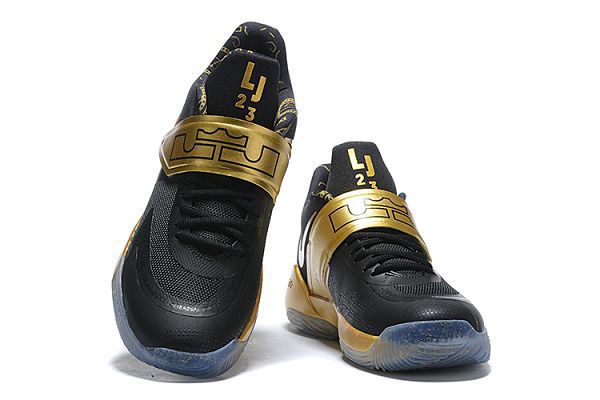Nike LeBron XII 2020新款 詹姆斯使節12代男生籃球運動鞋