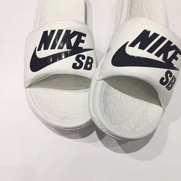 nike sb dunk benassi swoosh 2017全新配色 时尚情侣