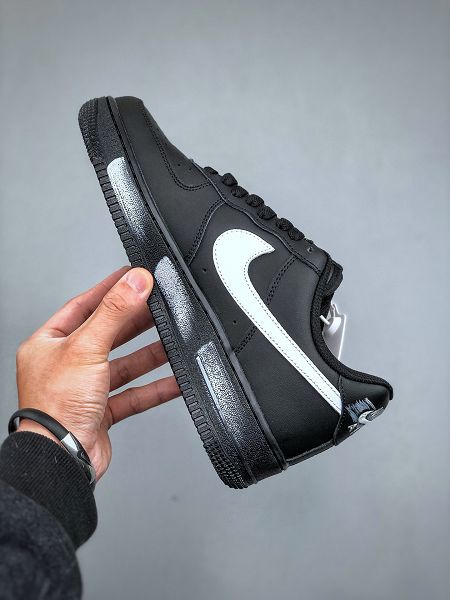 Nike Air Force 1 Low 07 黑白塗鴉版情侶鞋 休閒板鞋